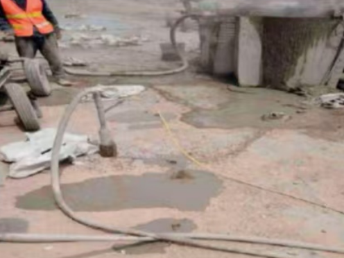 提蒙乡水泥混凝土路面板底注浆技术 路面脱空注浆整治方案