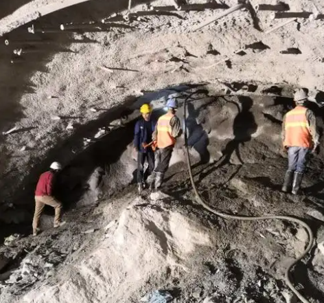 提蒙乡拱顶带模注浆料的施工流程及注意事项